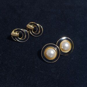 Elegant Gold and Pearl Earrings Set